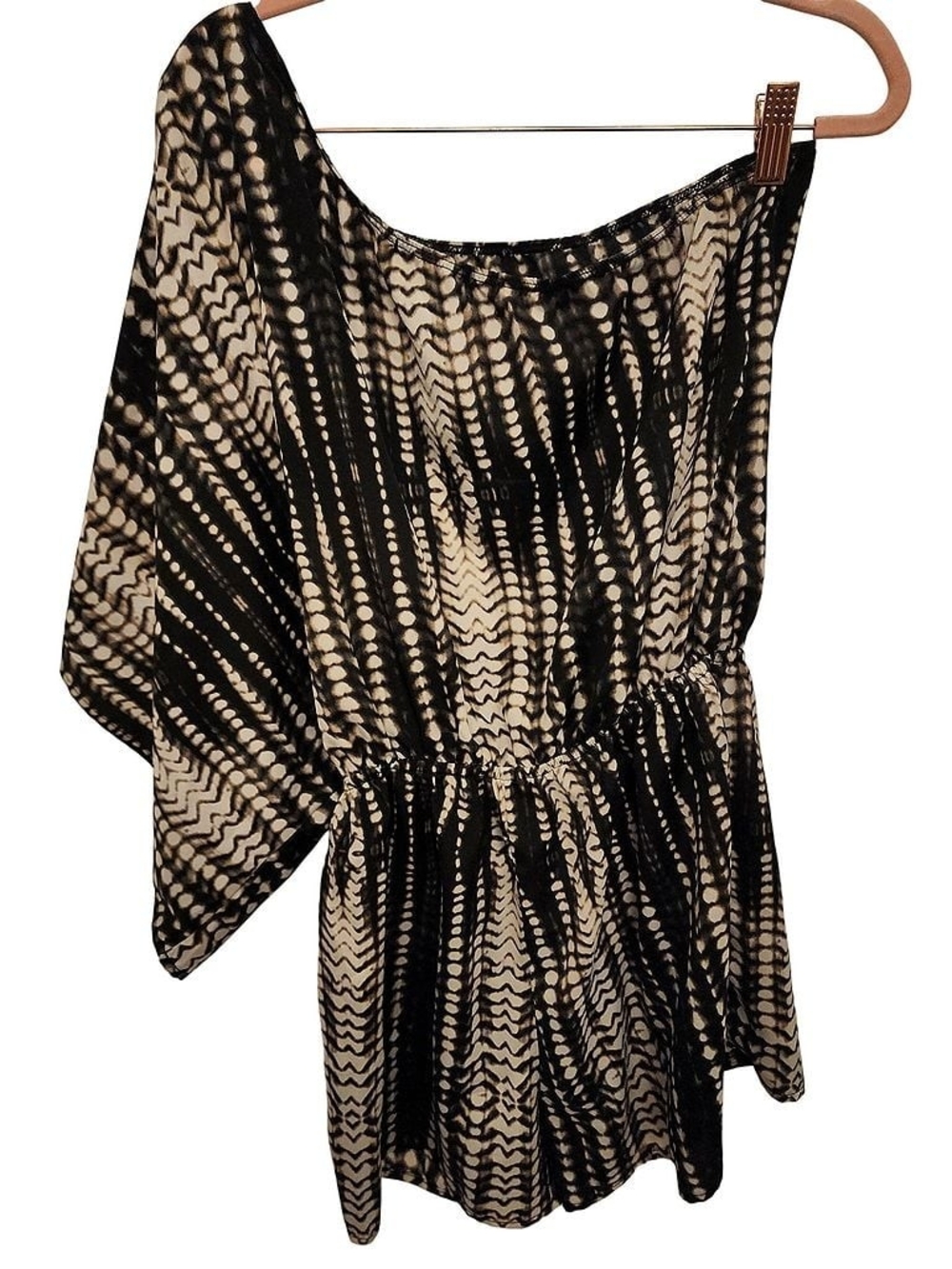 Soprano Retro One-Shoulder Black and Cream Printed Romper
